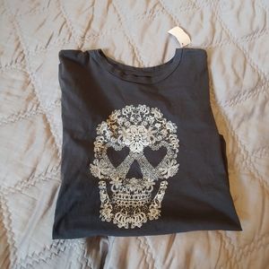 Fifth Sun t-shirt size medium